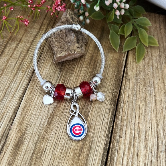 Cubs MLB Rhinestone Bangle Charm Bracelet - Picture 4 of 4